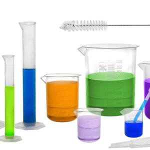 Professional Plastics Laboratory Kit - 15-Piece Set Featuring Polypropylene Beakers, Measuring Cylinders, Disposable LDPE Pipettes, and Nylon Cleaning Brush for Laboratory Use
